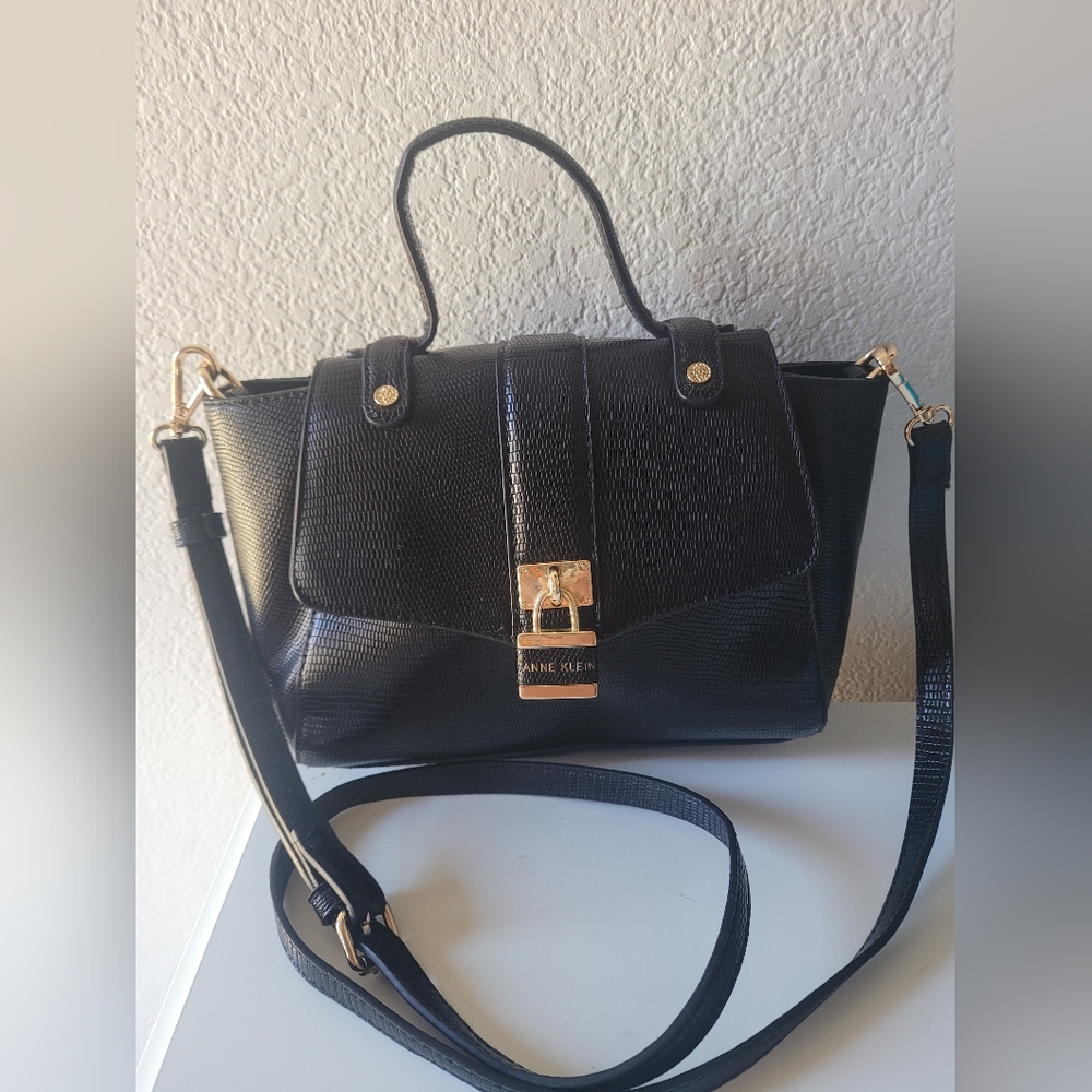 ANNE KLEIN BLACK CROSSBODY BAG